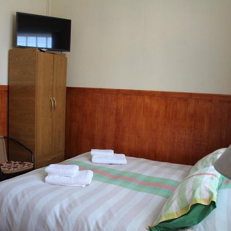 Hostal Y Cabanas Ainil 푼타아레나스 외부 사진