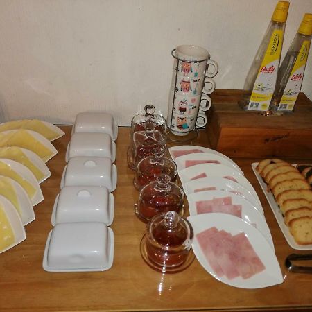 Hostal Y Cabanas Ainil 푼타아레나스 외부 사진