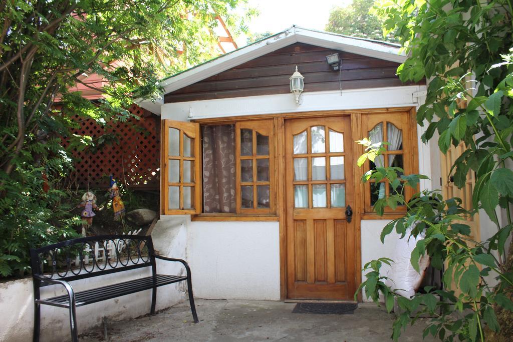 Hostal Y Cabanas Ainil 푼타아레나스 외부 사진