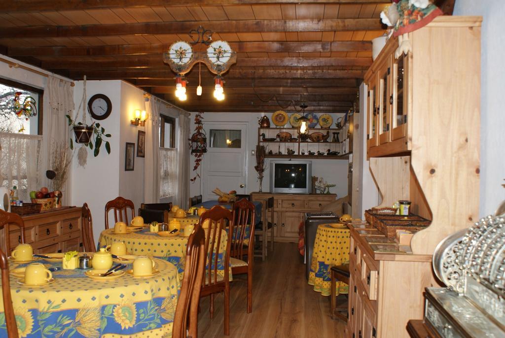 Hostal Y Cabanas Ainil 푼타아레나스 외부 사진