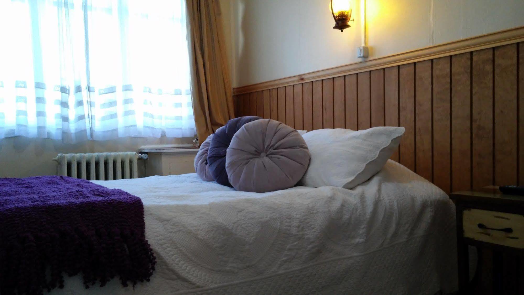 Hostal Y Cabanas Ainil 푼타아레나스 외부 사진