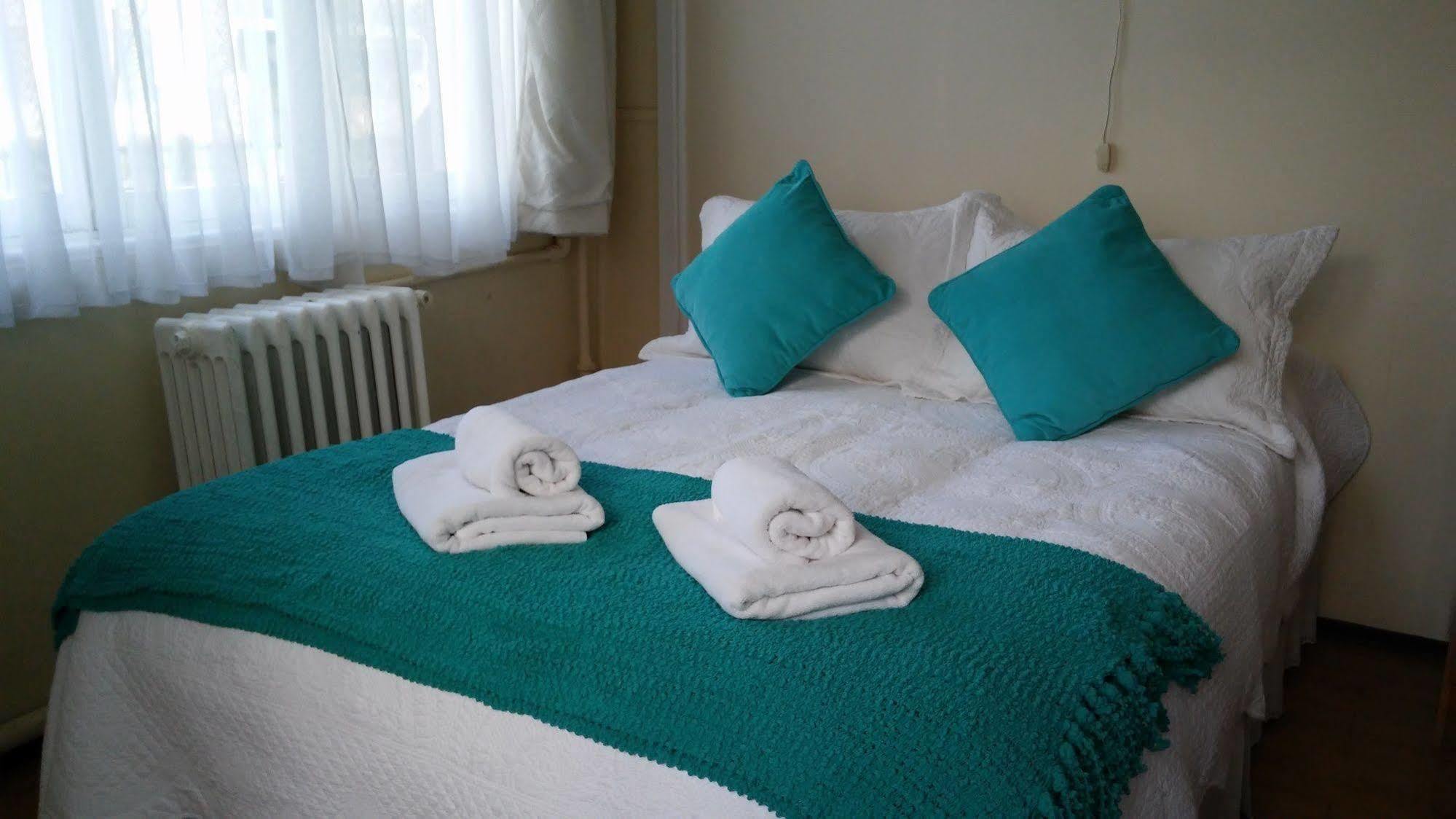 Hostal Y Cabanas Ainil 푼타아레나스 외부 사진