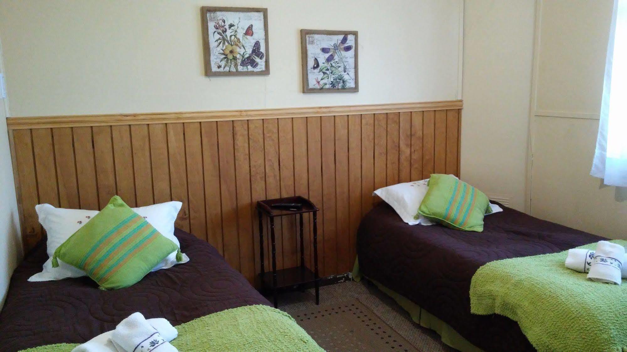 Hostal Y Cabanas Ainil 푼타아레나스 외부 사진