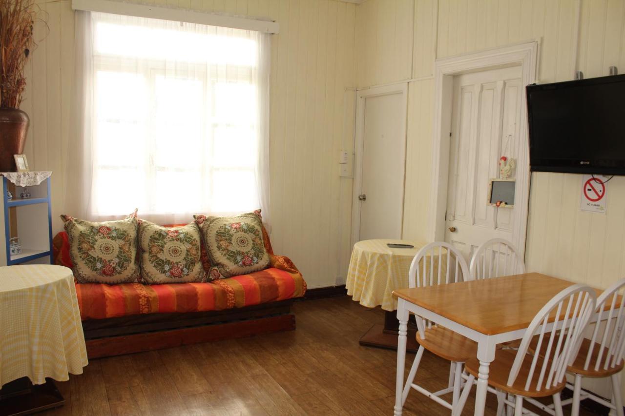 Hostal Y Cabanas Ainil 푼타아레나스 외부 사진