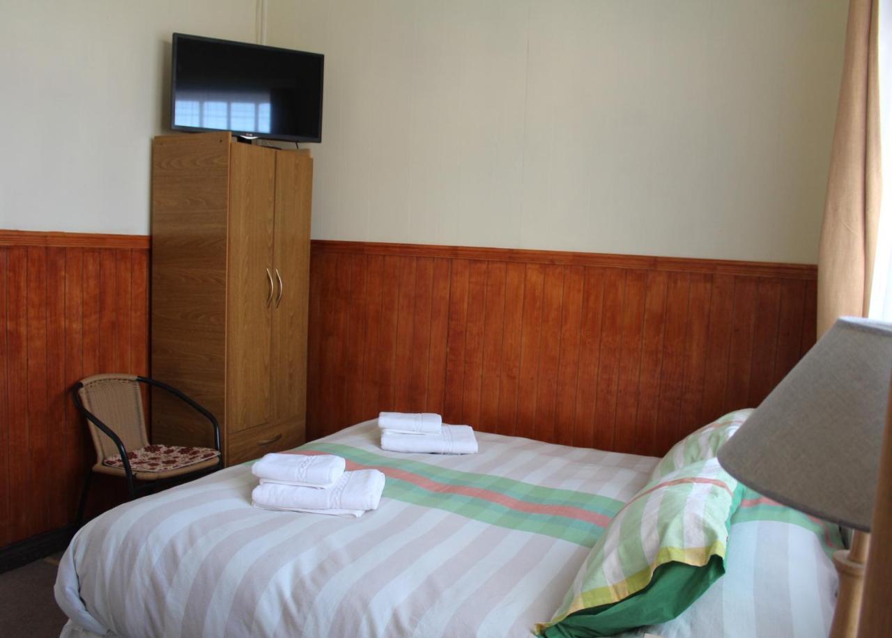 Hostal Y Cabanas Ainil 푼타아레나스 외부 사진