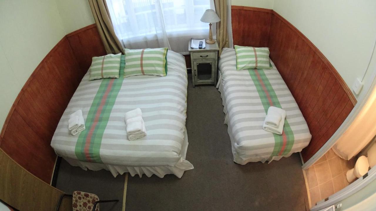 Hostal Y Cabanas Ainil 푼타아레나스 외부 사진